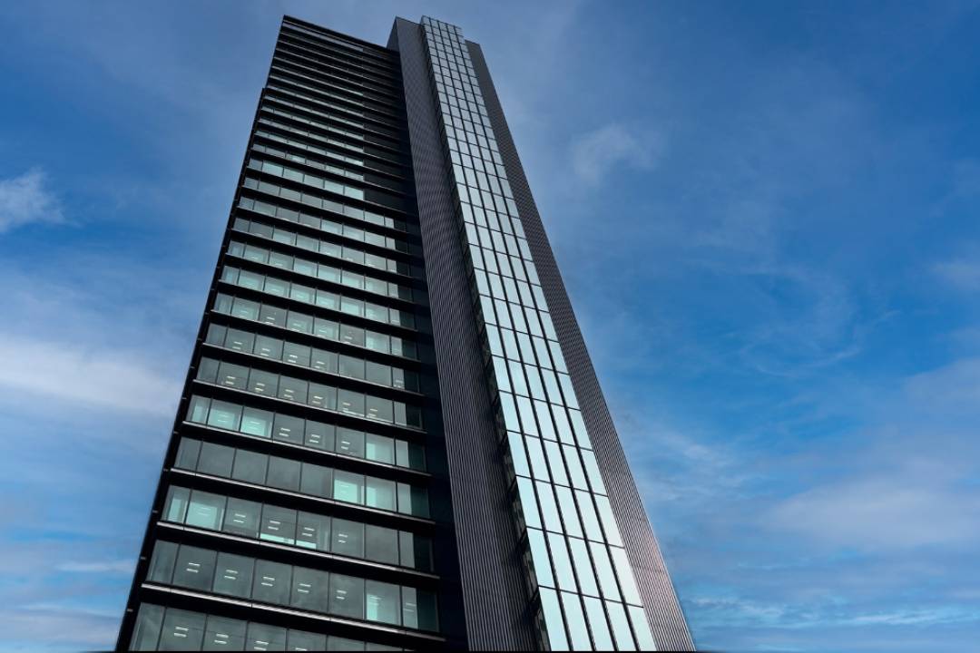 フォトグラファー/11時出社◎/土日祝休み/年休125日以上/飲食業界で働く方の撮影+.★