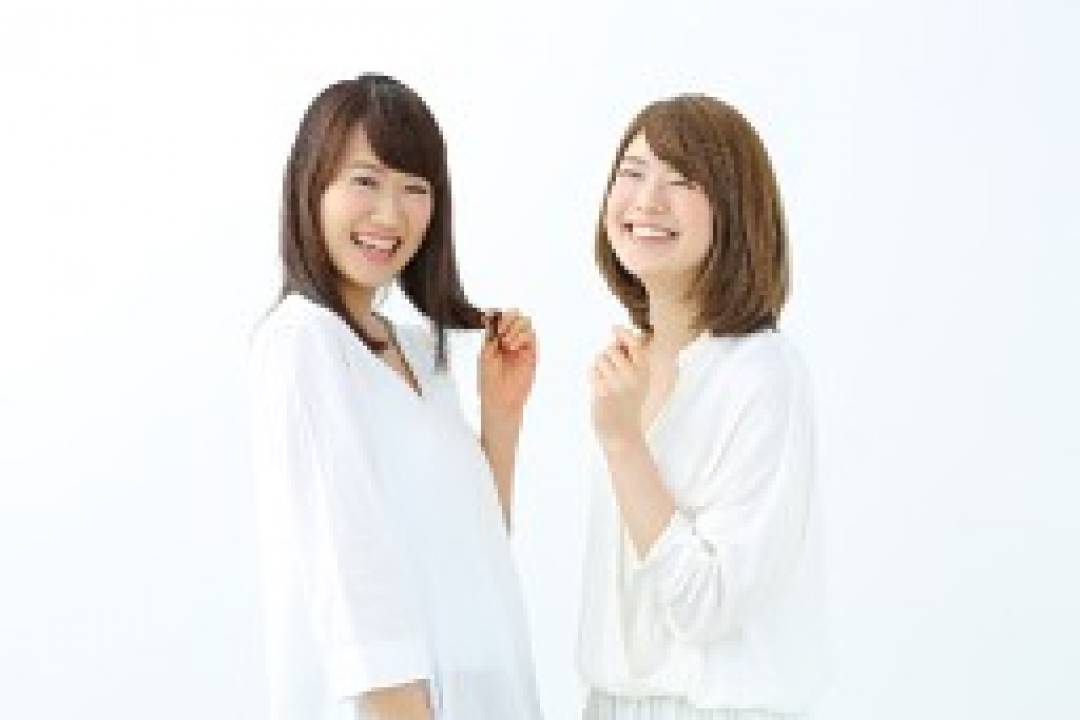 撮影スタッフ【未経験OK★月給20万円以上★賞与年2回★完全週休2日制★女性活躍中★服装自由】