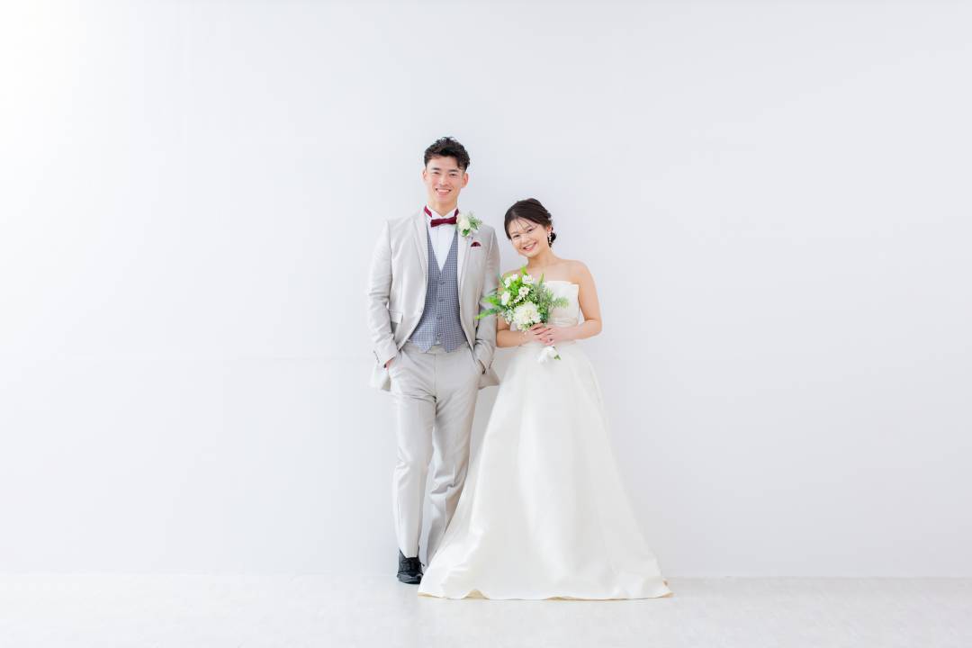 前撮り・フォトウエディングのフォトグラファー／月給25万円以上／その他カメラマン手当等福利厚生は充実